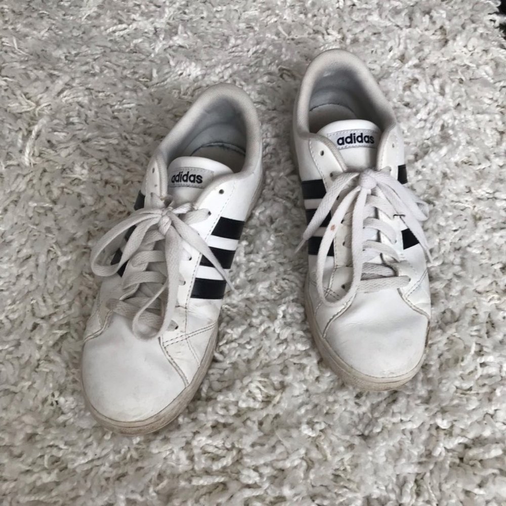 Adidas Sneakers